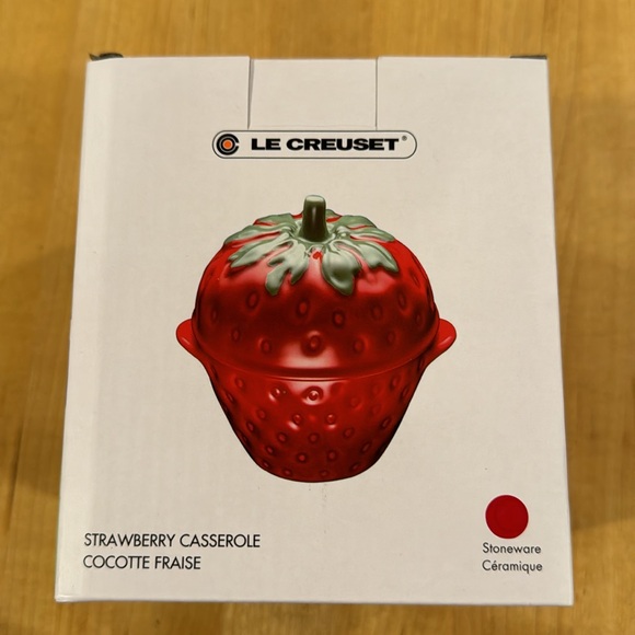 NWT Le Creuset Strawberry Stoneware Casserole, 13 oz. Adorable. Hard to … - Picture 10 of 12